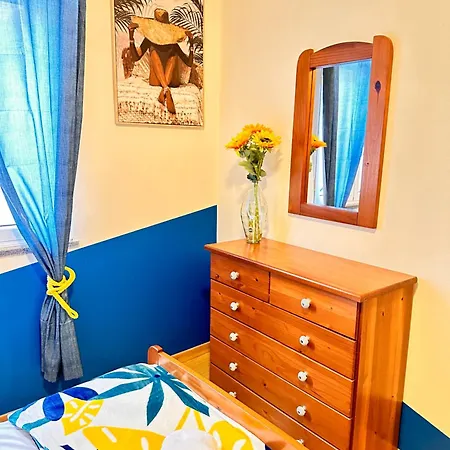 Seaview House - Quiet Area, 7 Mins To Town, Stunning Views